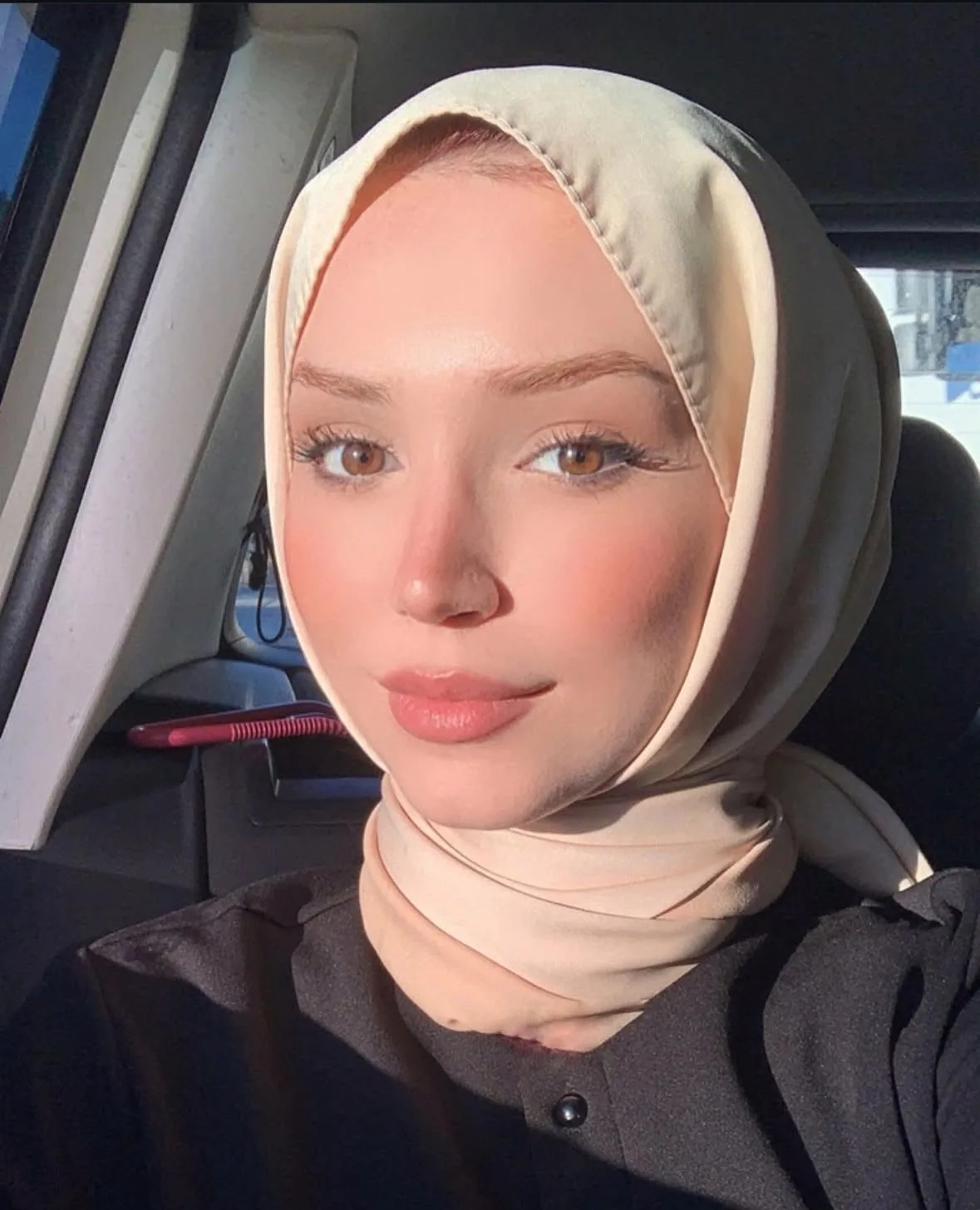 Hilal - Cami, Tuzla Escort
